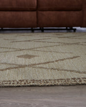 Load image into Gallery viewer, Guyford Large Rug
